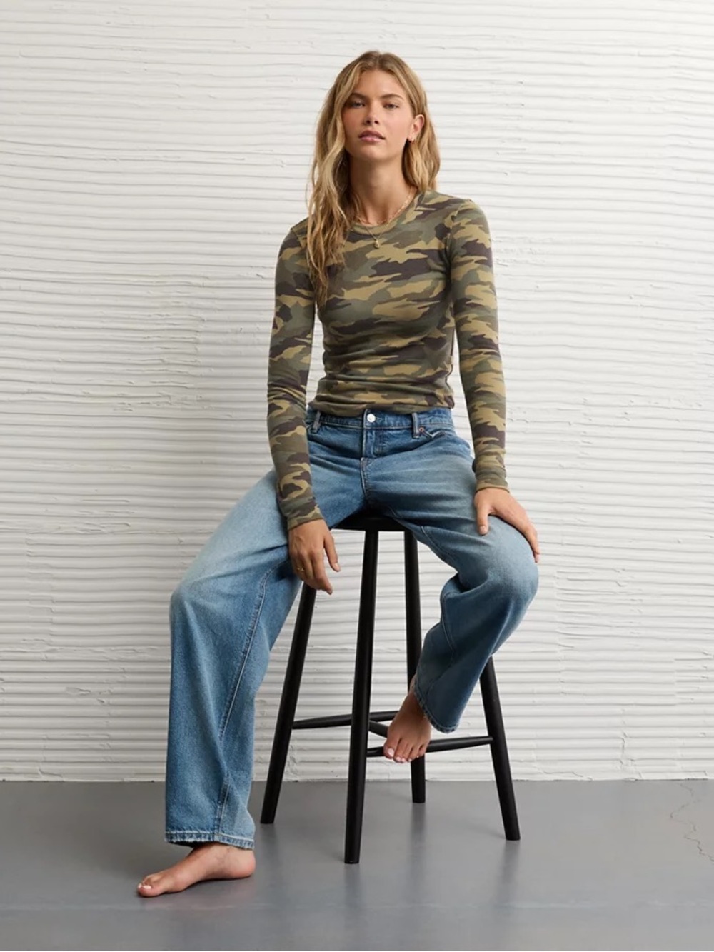 American Eagle Cozy Camo Long Sleeve Crewneck Cowboy - Picture 1 of 10